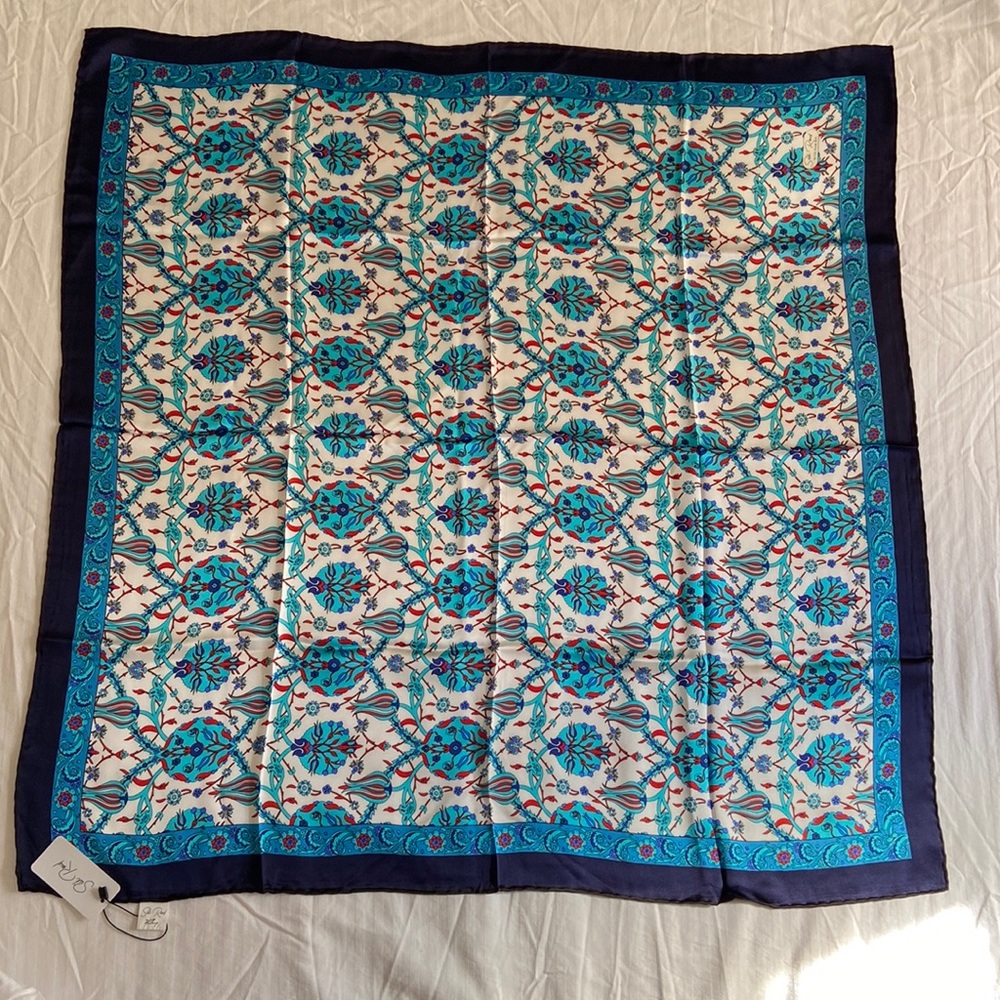 NWT Pure 100% Silk Square Scarf/Hijab Made in Turkey(1) - Picture 2 of 6